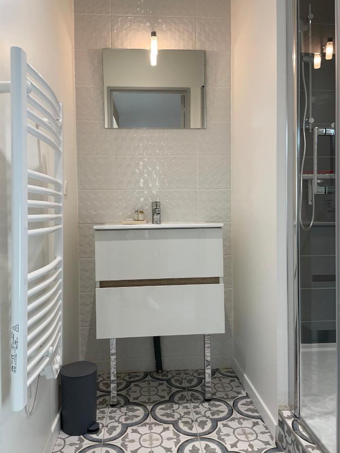 Superbes Studios De Charme, Lumineux Et Climatises En Plein Centre Bordeaux Luaran gambar