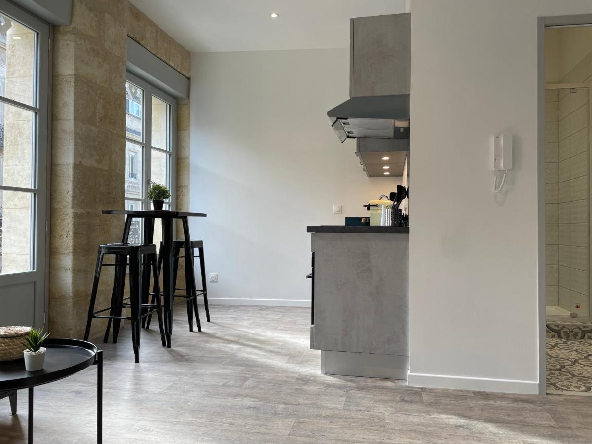 Superbes Studios De Charme, Lumineux Et Climatises En Plein Centre Bordeaux Luaran gambar