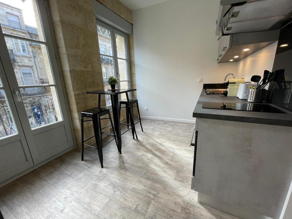 Superbes Studios De Charme, Lumineux Et Climatises En Plein Centre Bordeaux Luaran gambar