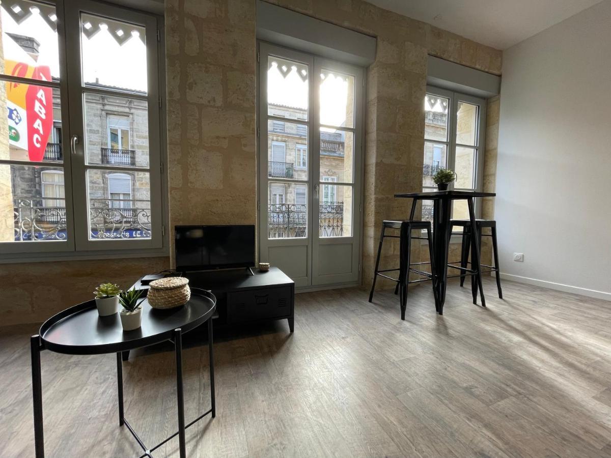 Superbes Studios De Charme, Lumineux Et Climatises En Plein Centre Bordeaux Luaran gambar