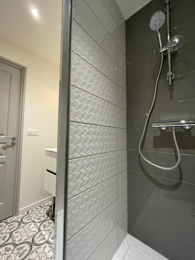 Superbes Studios De Charme, Lumineux Et Climatises En Plein Centre Bordeaux Luaran gambar